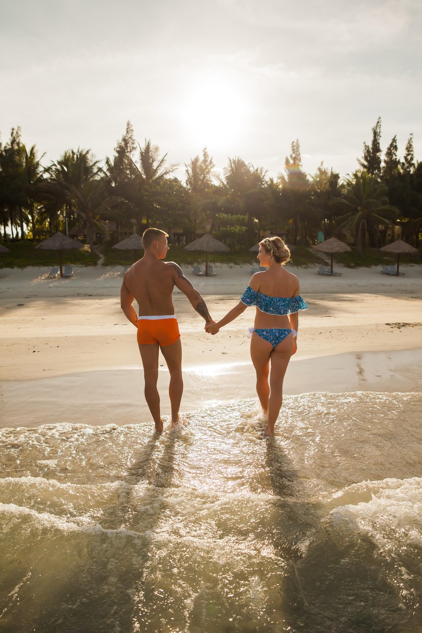 Pljačkaši na plaži deluju kao i svaki drugi mladi zaljubljeni par