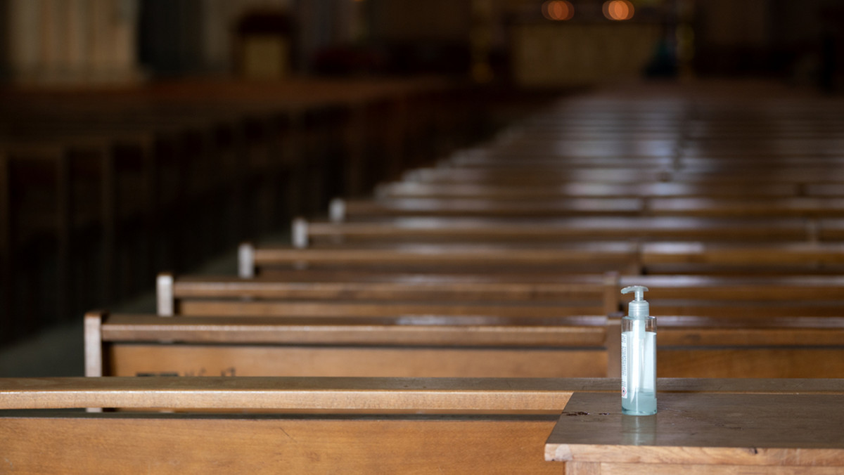 Luzowanie obostrzeń. Rząd zwiększa limity w kościołach