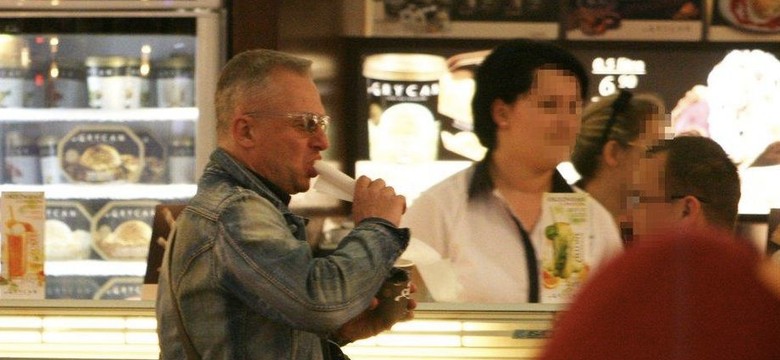 Największy polski macho zajada się rurkami z kremem!