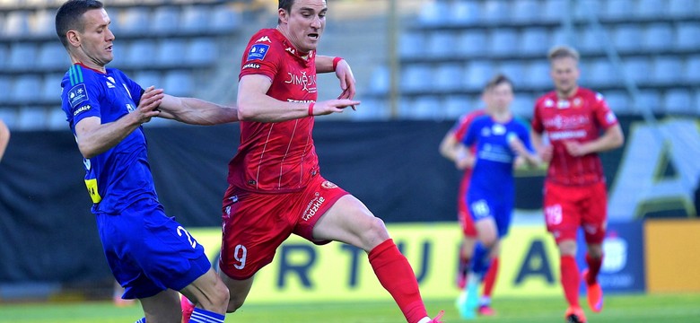 Gol w końcówce przesądził o wyniku meczu Miedzi z Widzewem [WIDEO]