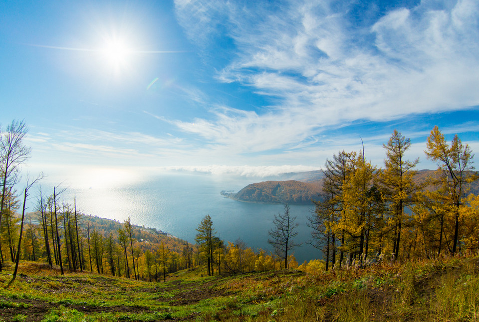 Wzgórza otaczające jezioro Bajkał