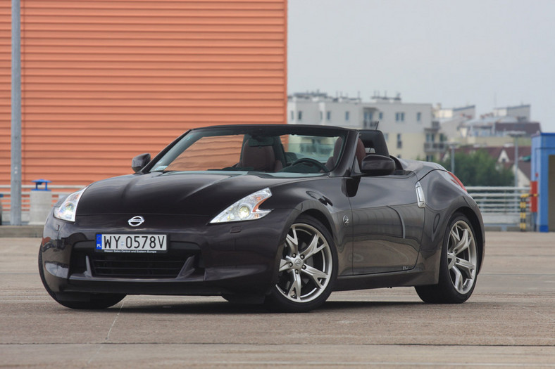 Nissan 370Z Roadster: ogniste cabrio dla prawdziwego twardziela