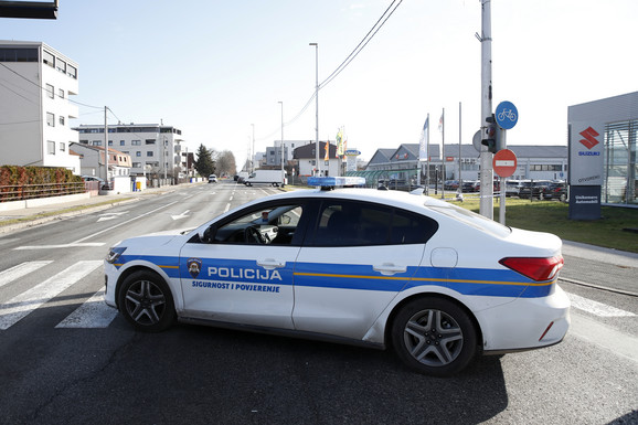 POLICIJA NAŠLA MRTVOG MUŠKARCA U ODVODNOM KANALU: Izgubio kontrolu nad vozilom, pa preminuo na licu mesta u Osijeku