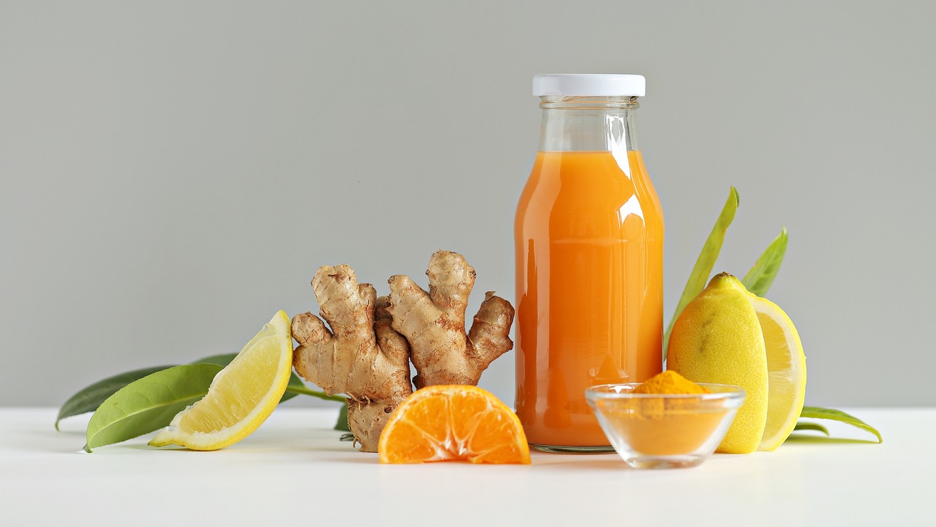 Tieto jednoduché domáce nápoje môžu uľaviť pri prechladnutí a podporiť prirodzenú obranyschopnosť organizmu.