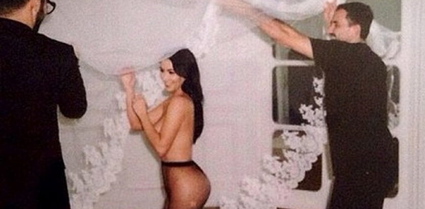 Kim Kardashian znowu topless!