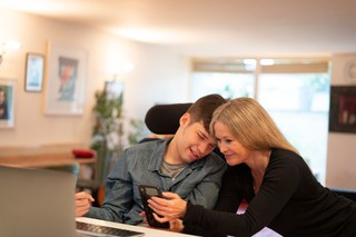 Nienależnie pobrane świadczenie pielęgnacyjne: wójt nie nalicza odsetek. Sądy potwierdzają