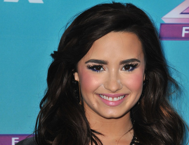 Demi Lovato chce dużych piersi: Moje wyglądają jak ukąszenia komara