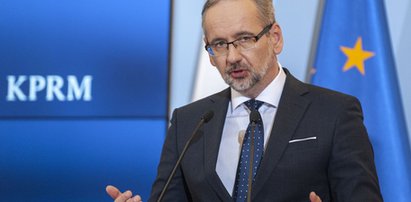 Konferencja ws. obostrzeń. Minister Niedzielski studzi nadzieje. Na wielkie luzowanie nie mamy co liczyć