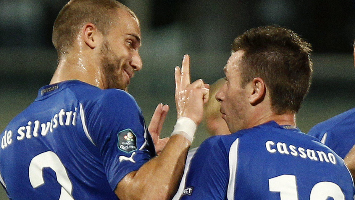 Reprezentacja Włoch wygrała na Artemio Franchi we Florencji w eliminacyjnym meczu grupy C z półamatorskim zespołem Wysp Owczych 5:0.