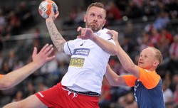 Znakomity polski szczypiornista wznawia karierę w Ostrowcu Świętokrzyskim [WIDEO]