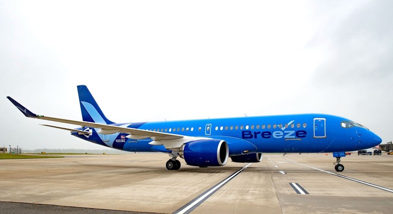 Breeze Airways A220.