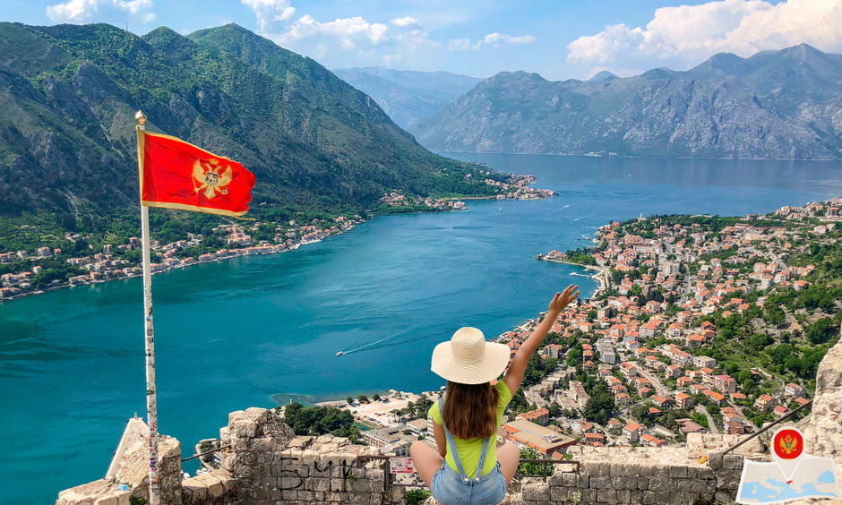 Panorama na Kotor z twierdzy św. Jana i murów obronnych