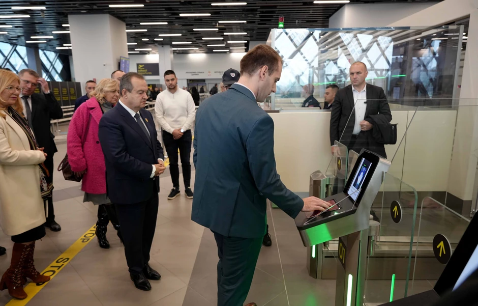 Sistem elektronskih kapija (E-gate) na aerodromu "Nikola Tesla" u Beogradu