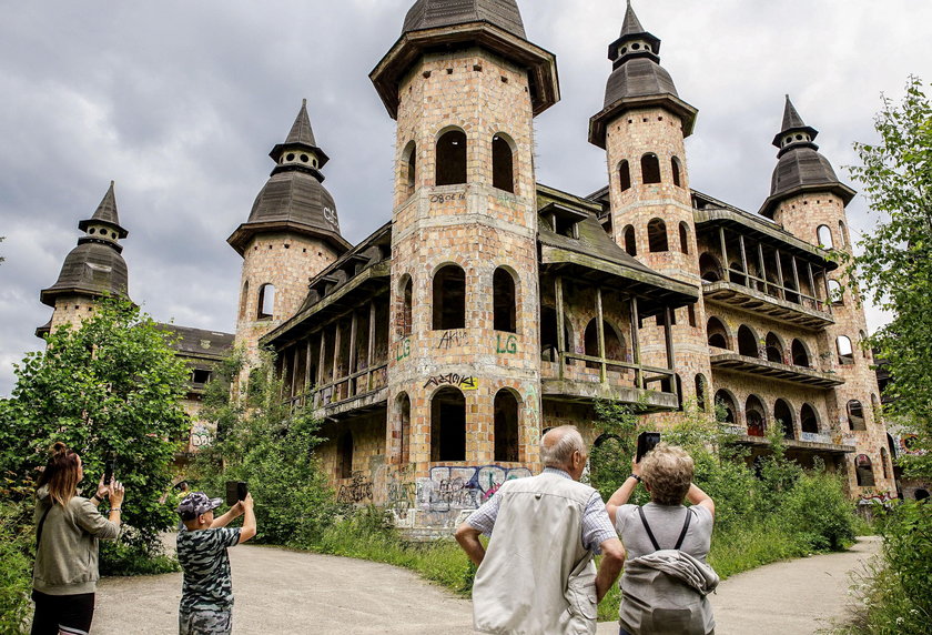 Miał być zwykły dom, powstał dziwny pałac