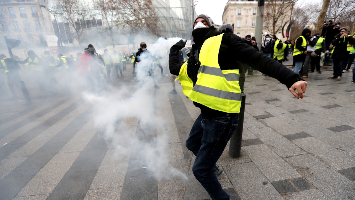 Protestujący dziś na ulicach Paryża