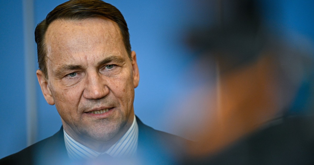 Radosław Sikorski zrozumiał swój błąd. Rusza do walki o wpływy w partii