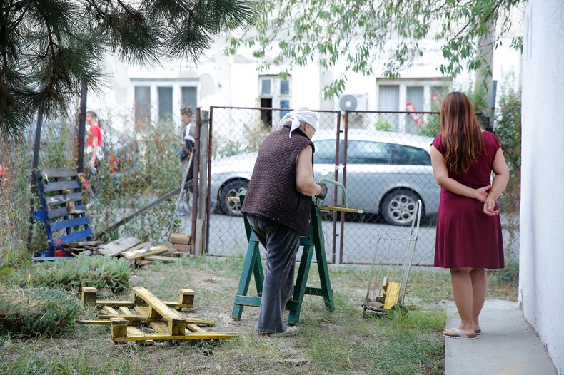 Komšinice čija deca su imala nemili susret za ženom u nošnji