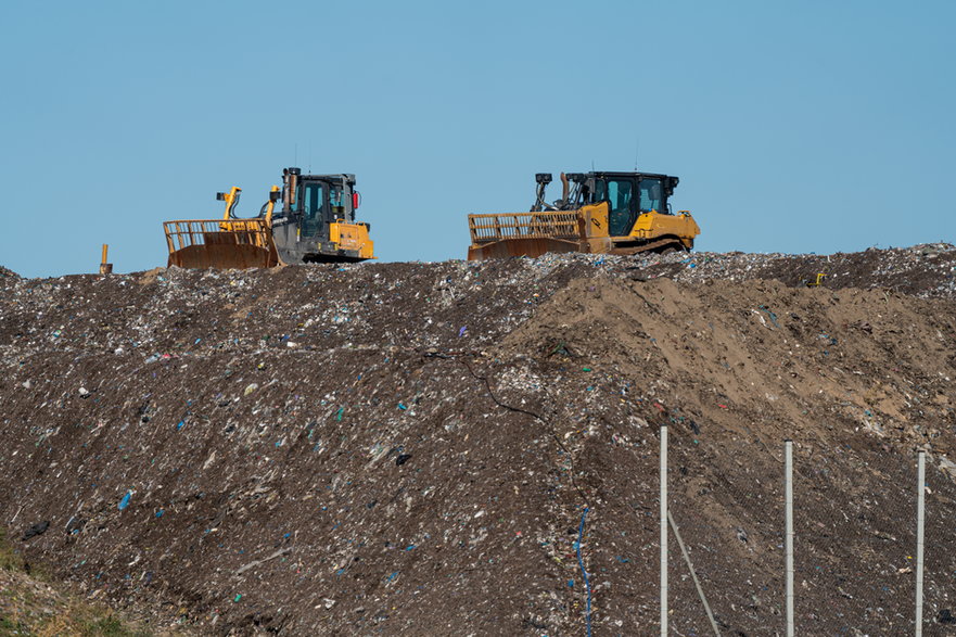 Ogromne wysypisko śmieci prowadzone w Rudnej Wielkiej przez firmę Chemeko — System 