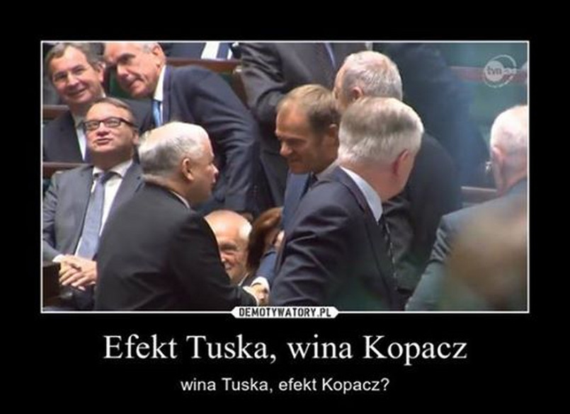 Jarosław Kaczyński po zakończonym expose Ewy Kopacz podał rękę Donaldowi Tuskowi gratulując mu awansu. Wygląda na to, że nowa premier łagodzi obyczaje.