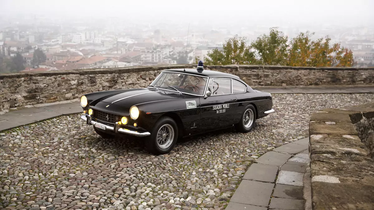 Ferrari 250 GTE 2+2 Squadra Mobile