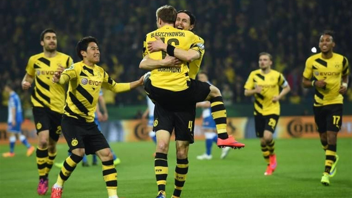 Robert Lewandowski być może będzie miał kolejną szansę na spotkanie się z byłymi kolegami. Borussia Dortmund pokonała po dogrywce Hoffenheim 3:2 i awansowała do półfinału Pucharu Niemiec. Dobrze w zespole gospodarzy zaprezentował się Jakub Błaszczykowski, który grał przez pełne 120 minut i miał asystę.