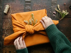 Świąteczne prezenty z drugiej ręki? Polacy zaczynają mówić TAK temu trendowi...