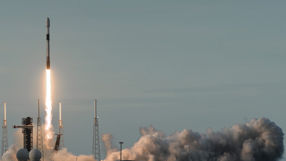 Csak jövőre hozzák vissza a Földre a NASA űrben ragadt asztronautáit