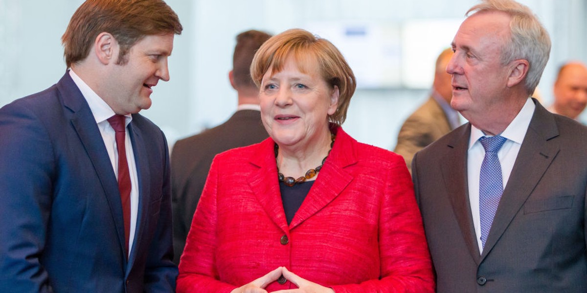 Angela Merkel na przyjęciu zorganizowanym przed regionalnymi wyborami