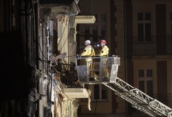 Minister daje po 6 tys. zł mieszkańcom zawalonej kamienicy w Katowicach