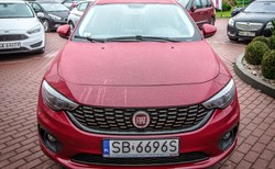 Fiat Tipo rekordowo staniał, czyli nocny cud nad Wisłą. Zaskakujący prezent dla kierowców