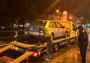 Mladiću iz Beograd otkazali brisači na auto-putu tokom pljuska