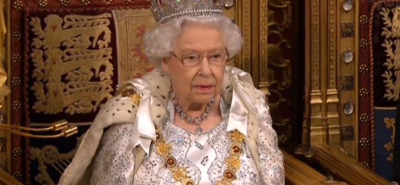 Królowa Elżbieta II przedstawiła plany rządu Borisa Johnsona. Priorytetem jest brexit [WIDEO]
