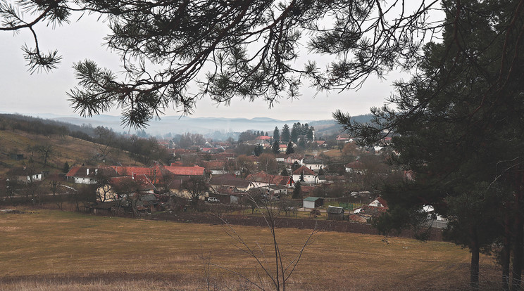 A nógrádi dombok között megbúvó falucska festői látvány, mégis tartanak attól, hogy idővel kiüresedik /Fotó: Isza Ferenc