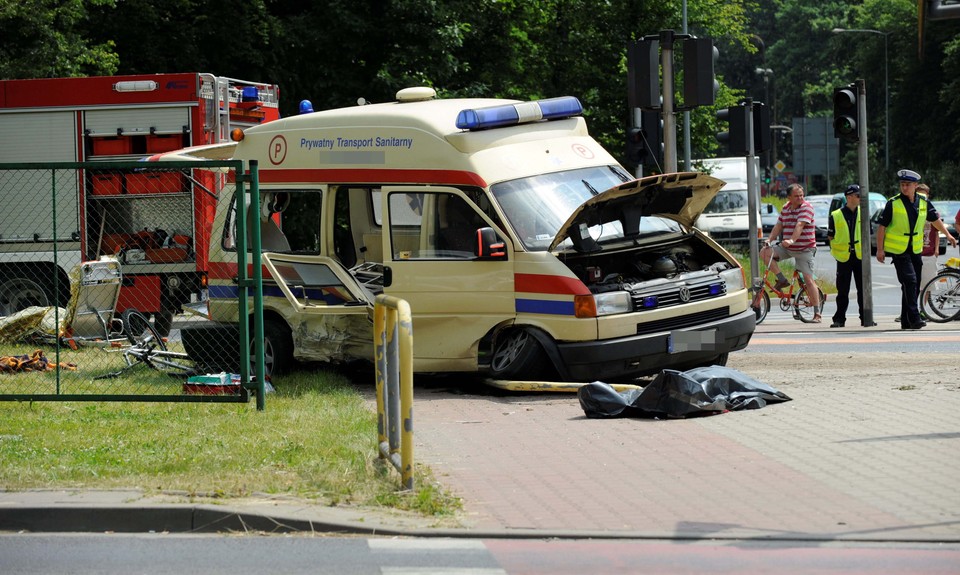 WROCŁAW WYPADEK KARETKI POGOTOWIA