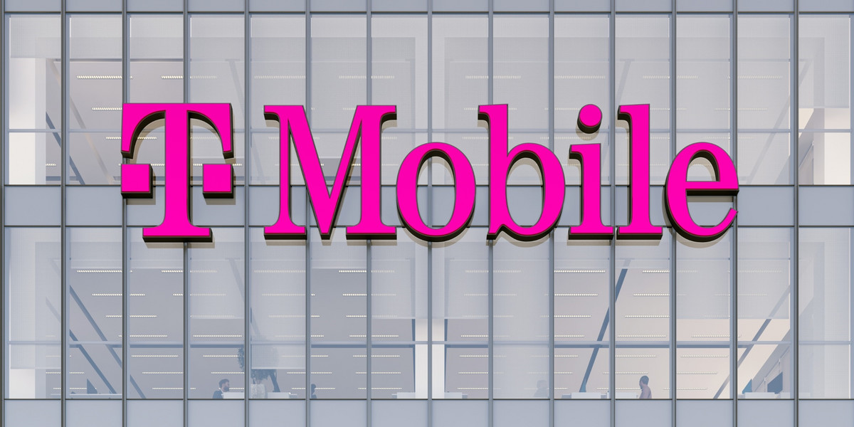 71-latek po wakacjach dostał ogromny rachunek od T-Mobile.