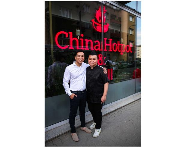 Właściciele Restauracji China Hot Pot & GRILL - Daniel i Johnny