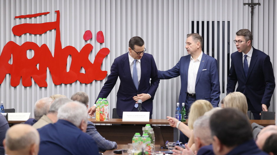 Premier Mateusz Morawiecki chce dogadać się z Piotrem Dudą, szefem Solidarności. Pracodawcy nie chcą być pomijani