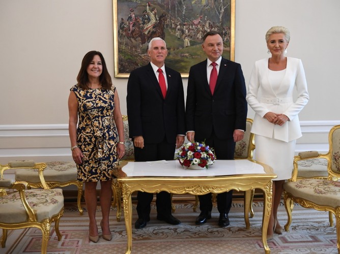 Karen i Mike Pence oraz Andrzej Duda i Agata Kornhauser-Duda