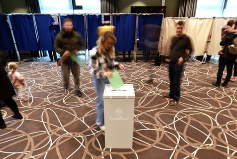 Zakończono głosowanie na Węgrzech. Na godzinę 18.30 ponad 77 proc. Węgrów oddało głos