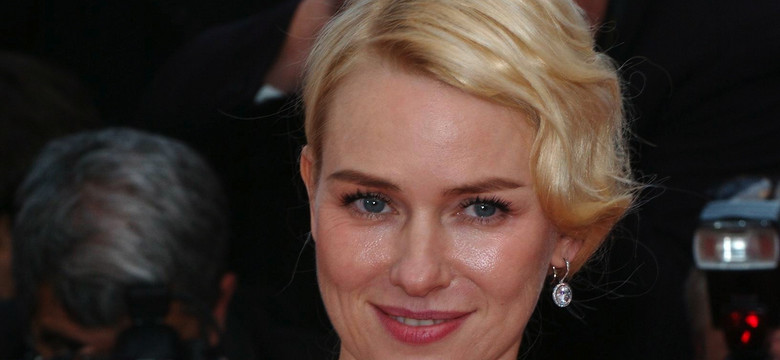 Naomi Watts to idealna księżna Diana – pierwsze zdjęcia z "Caught in Flight"!