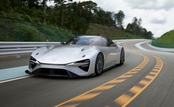 Nowy Lexus bije auta spalinowe. 2 sekundy do "setki" i 700 km zasięgu