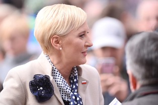 Czy pierwsza dama powinna otrzymywać wynagrodzenie? Większość Polaków uważa, że nie