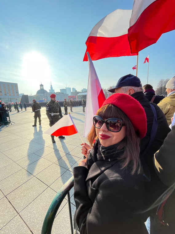 Denisse z polską flagą 