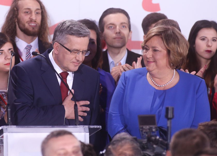 Schodzą kolejne wyniki. Komorowski goni Dudę!