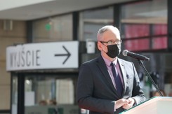 Afgański chłopiec już po przeszczepie. 'Trzymajmy kciuki'!