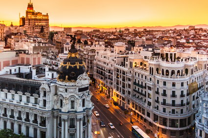 Hiszpania przyciąga fortuny. Za pół miliona euro rozdaje złote wizy