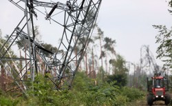 Po nawałnicach energetyka liczy szkody w tonach i kilometrach