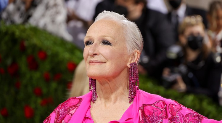 Glenn Close tökéletes rövid hajjal Fotó: Getty Images