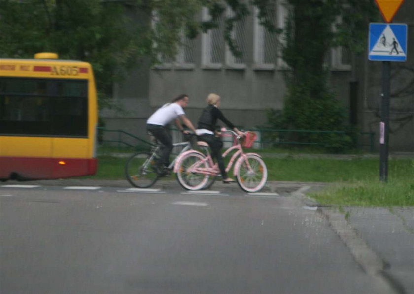 Doda i Nergal kochają się na rowerach