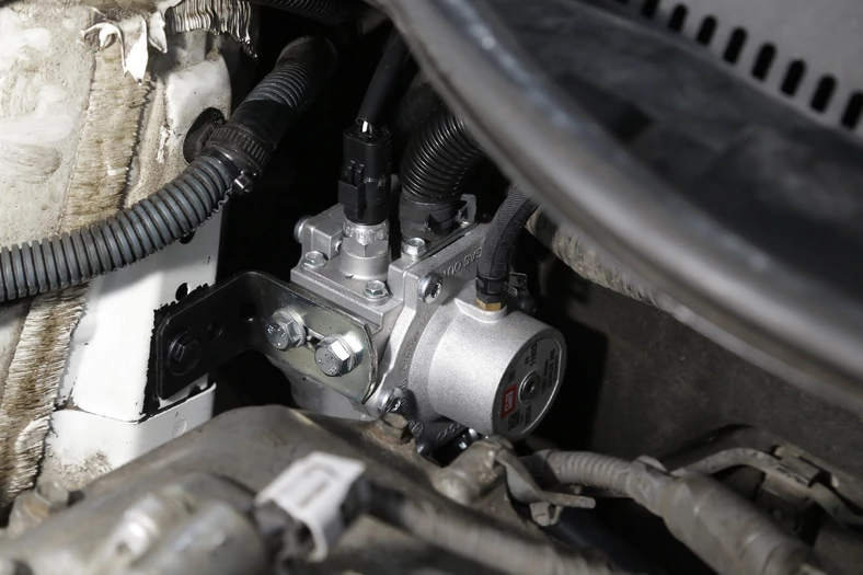 Toyota Auris Kombi 1.8 Hybrid LPG 2014 2. generacja